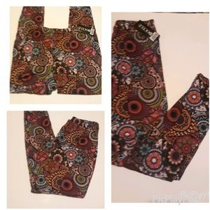 DOCELE LEGGING  ONE SIZE FITS ALL  NWT